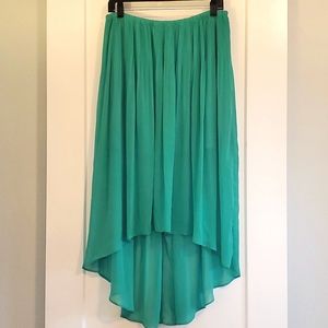 Lauren Conrad green hi lo skirt size Medium